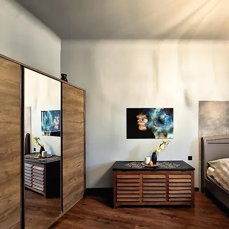 Апартаменты Silti, Atjaunoti Dzivokli Tuvu Centram - 1St Floor Рига Экстерьер фото